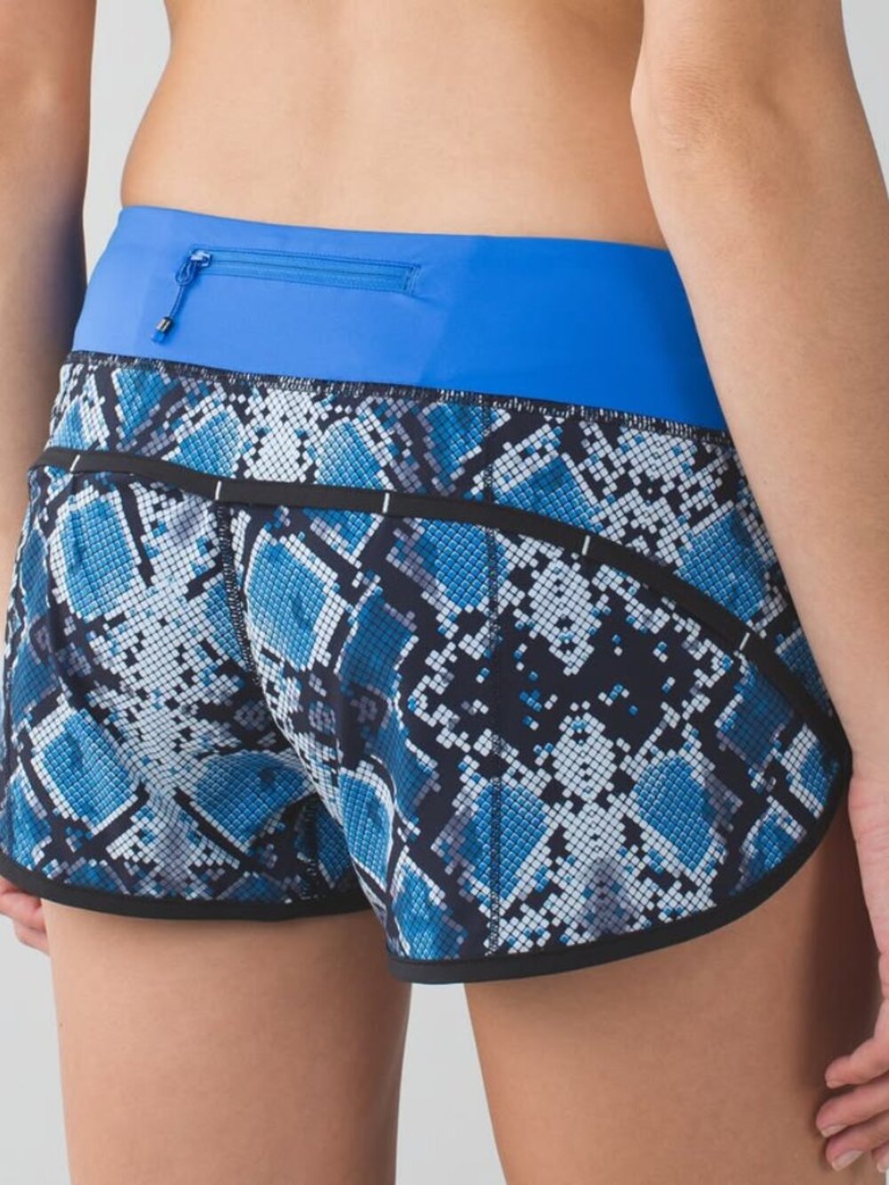 Lululemon Athletica Women's Run: Speed Short *4-way Stretch in Blue Snake Size 8